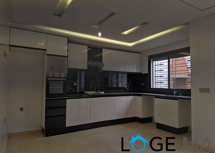 Duplex à vendre de 300 m2 à al bousstane el jadida.