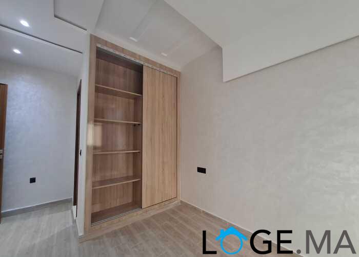 Appartement dans R+4 étage courant de 91 m2 a el jadida.