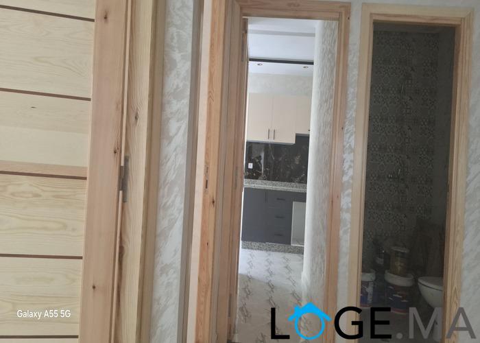 Appartement de deux façades, de 86 m2 près central laitières jadida .