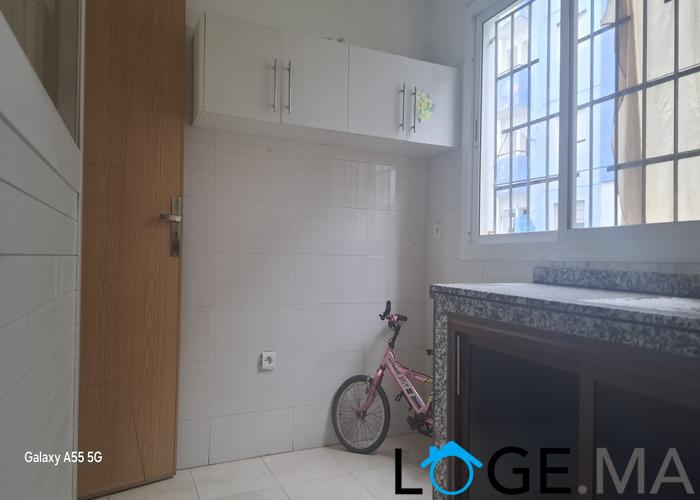 Appartement a vendre dans R+4 deb56 m2 au 1er étage près city industrielle el jadida.