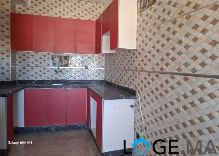Appartement a louer au 4eme étage dans R+4 à hay essalam près service des mines el jadida .