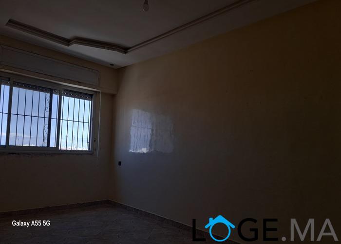 Appartement a louer au 4eme étage dans R+4 à hay essalam près service des mines el jadida .