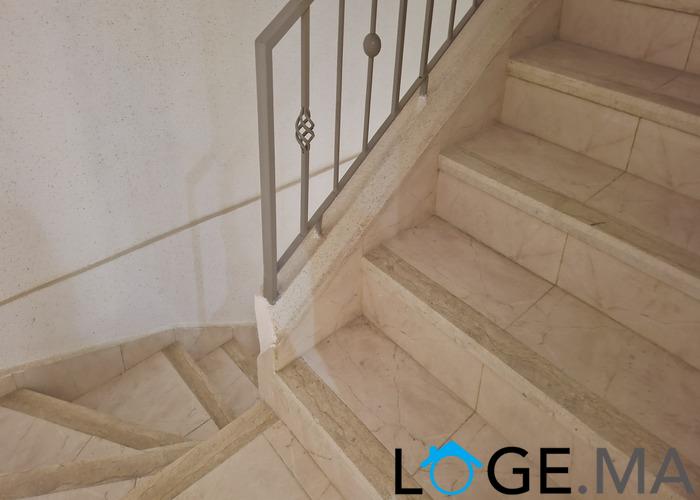 Appartement a vendre au 1er étage de 92 m2 à Malk chikhe el jadida.