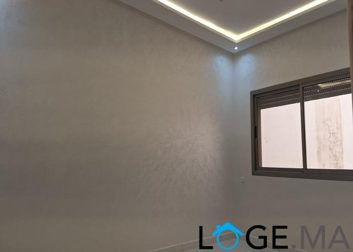 Appartement de 98 m2 à vendre  au 1er étage escalier privatif à hay essalam el jadida