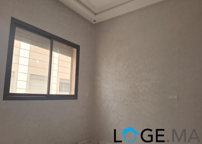 Appartement a vendre dans R+2 escalier commun au 2 ème étage à el jadida.