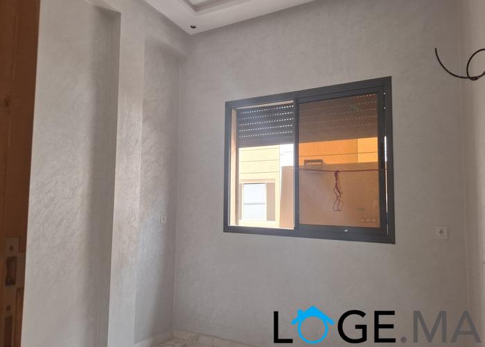 Appartement a vendre dans R+2 escalier commun au 2 ème étage à el jadida.