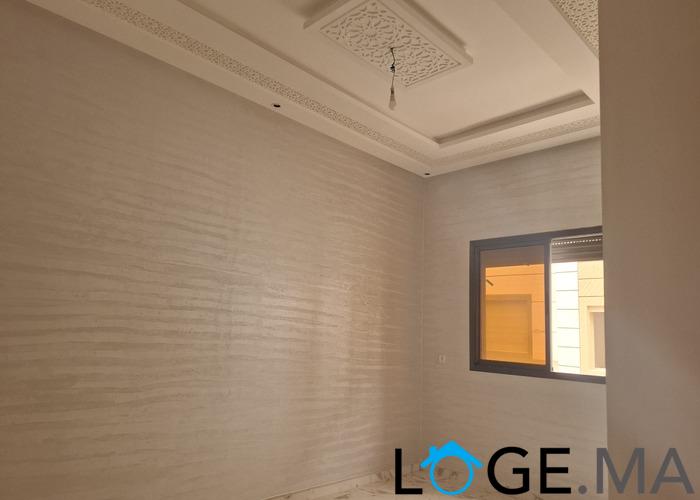 Appartement a vendre dans R+2 escalier commun au 2 ème étage à el jadida.