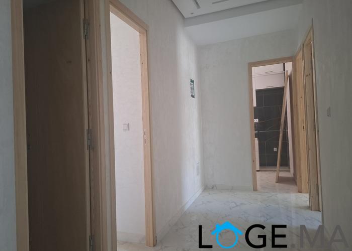 Appartement a vendre dans R+2 au 1er étage escalier privatif à hay essalm el jadida. 