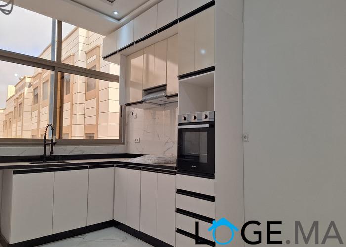 Appartement a vendre au 1er étage escalier privatif à hay essalam el jadida.