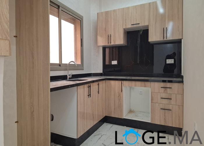 Appartement a vendre avec escalier privatif au 1er étage à hay essalam el jadida.