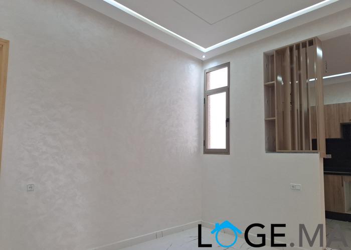 Appartement a vendre avec escalier privatif au 1er étage à hay essalam el jadida.