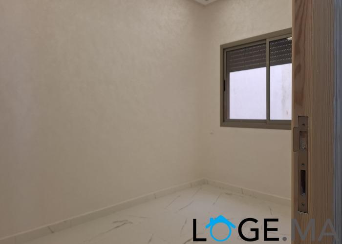 Appartement a vendre avec escalier privatif au 1er étage à hay essalam el jadida.