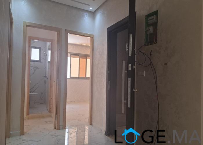 Appartement a vendre escalier privatif au 1er étage de 3 façades dans R+2 à hay essalam el jadida