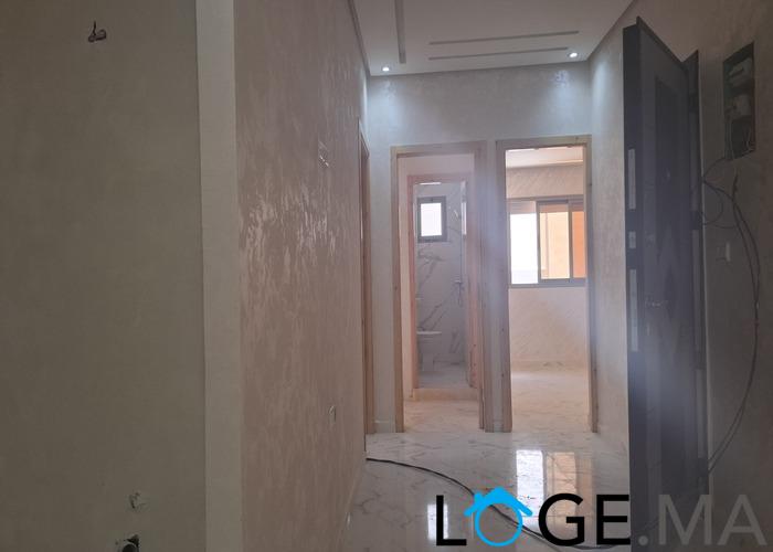 Appartement a vendre escalier privatif au 1er étage de 3 façades dans R+2 à hay essalam el jadida