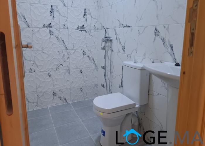 Appartement a vendre de 100 m2 escalier privatif étage courant près Marjane el jadida.