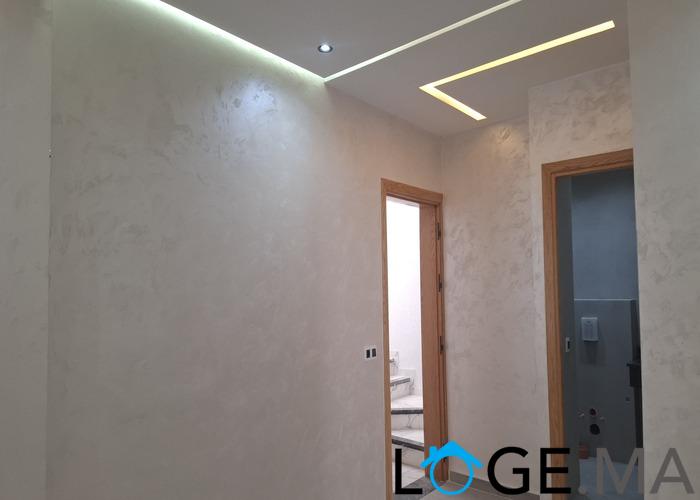 Appartement a vendre dans R+2 de 130 m2 de 2 façades escalier privatif a el jadida.