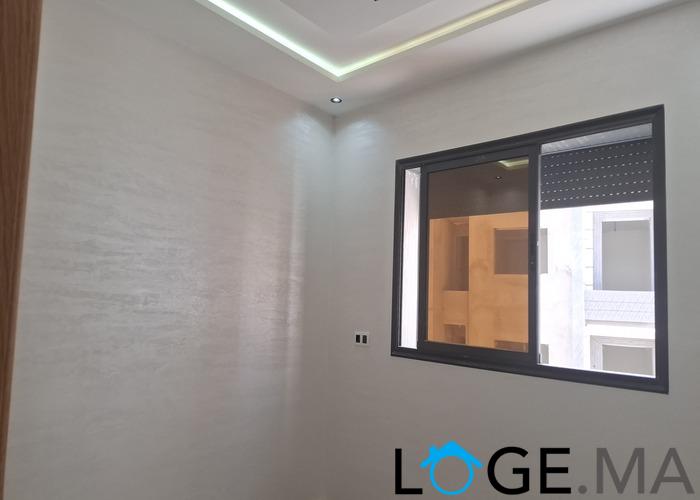 Appartement a vendre dans R+2 de 130 m2 de 2 façades escalier privatif a el jadida.