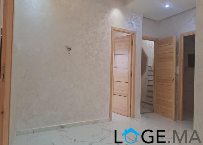 Appartement a vendre dans R+2 au 2 ème étage a hay essalam el jadida. 