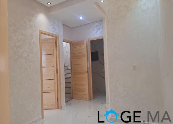 Appartement a vendre dans R+2 au 2 ème étage a hay essalam el jadida. 