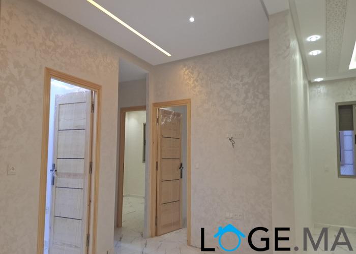 Appartement a vendre dans  R+2 ,au 1er étage escalier privatif près hay almatar el jadida.