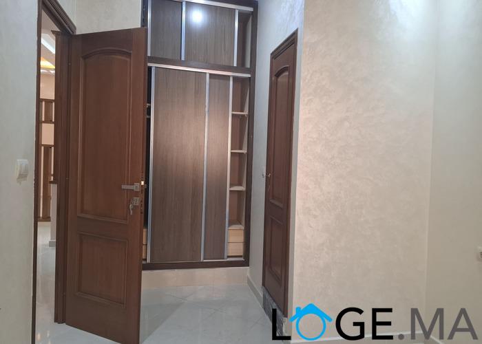 Appartement a vendre de 157 m2 dans R+2 escalier privatif près marjan el jadida.