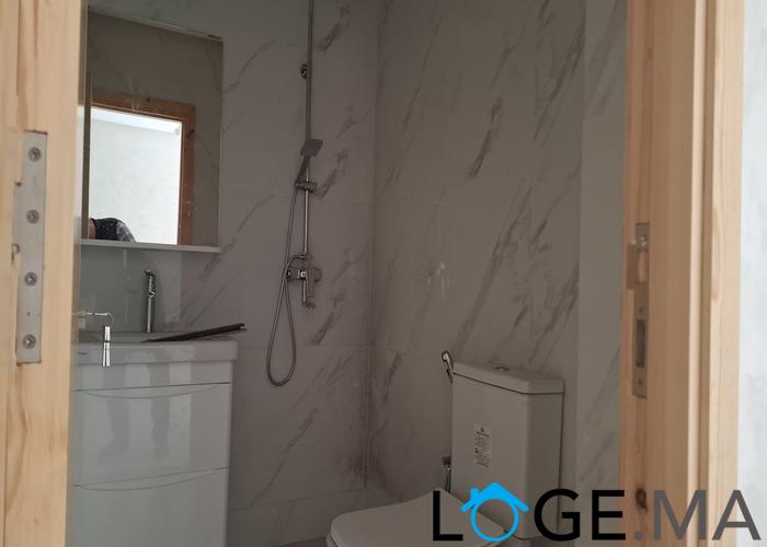 Appartement dans R+2 escalier privatif au 1er étage, de 138 m2 a al bousstane el jadida.