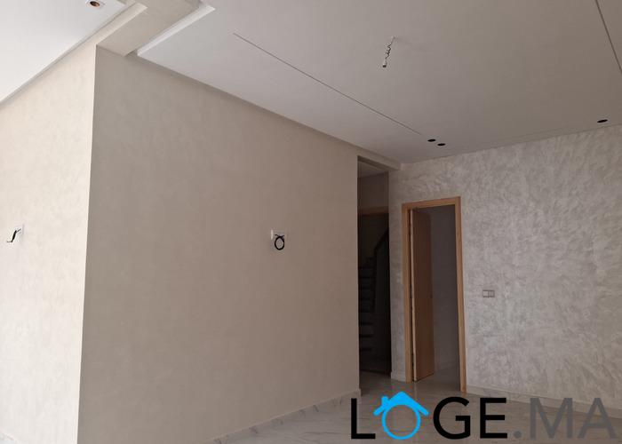 Appartement dans R+2 escalier privatif au 1er étage, de 138 m2 a al bousstane el jadida.