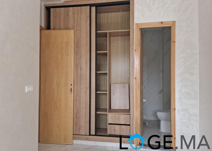 Appartement dans R+2 escalier privatif au 1er étage, de 138 m2 a al bousstane el jadida.