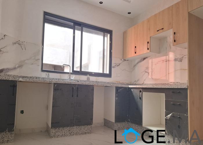 Appartement dans R+2 escalier privatif au 1er étage, de 138 m2 a al bousstane el jadida.