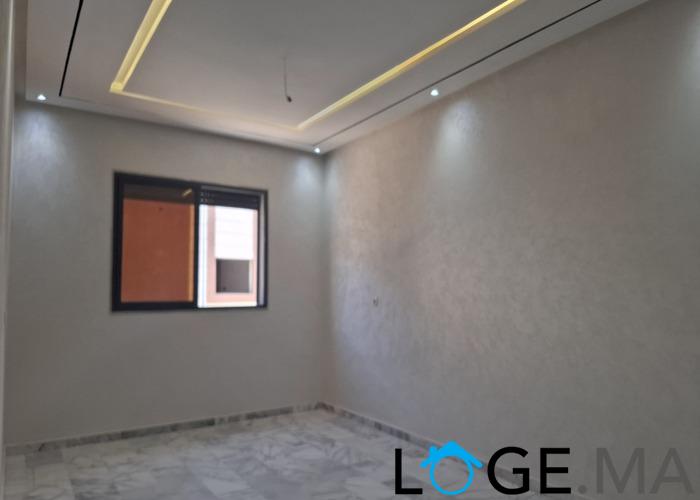Appartement a vendre escalier privatif dans R+2 de 137 m2 a al bousstane el jadida. 