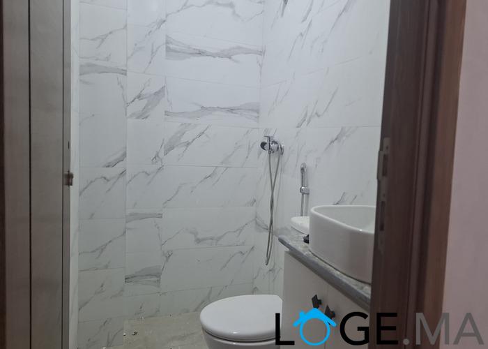 Appartement a vendre escalier privatif dans R+2 de 137 m2 a al bousstane el jadida. 