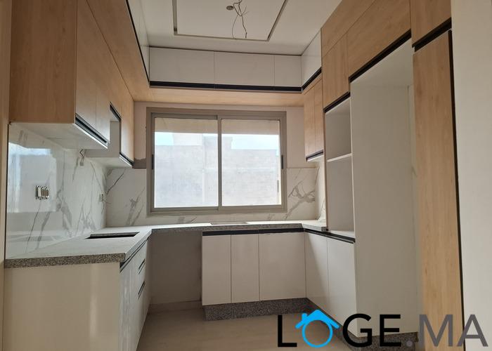 Appartement dans r+3 2eme et 3eme étage de 4 pièces près marjane 