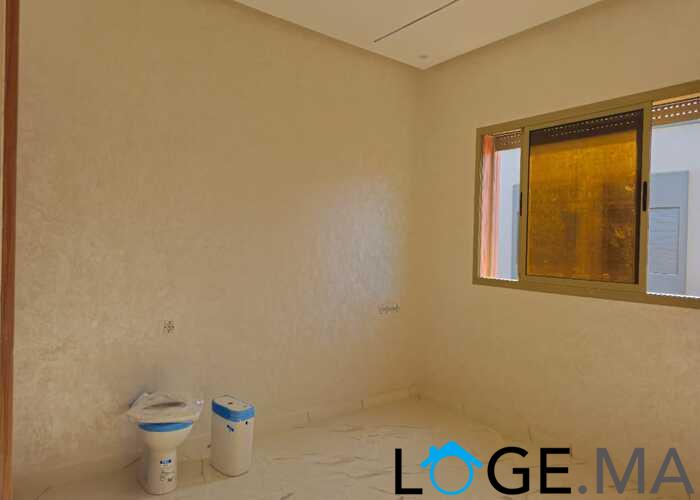 Appartement a vendre dans R +2 escalier privatif, de 147 m2 a el jadida.