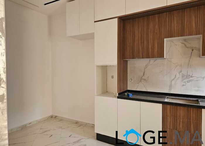 Appartement a vendre dans R +2 escalier privatif, de 147 m2 a el jadida.