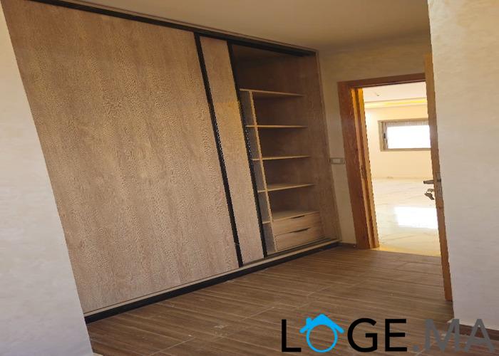 Appartement a vendre dans R +2 escalier privatif,étage courant a el jadida.