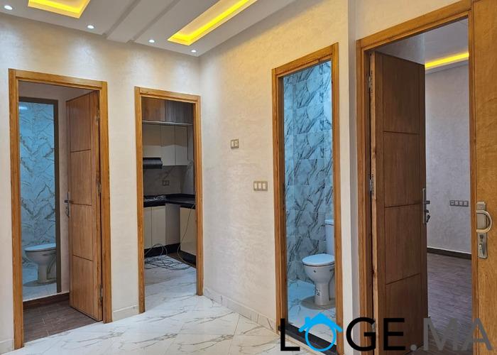 Appartement a vendre dans R +2 escalier privatif,étage courant a el jadida.