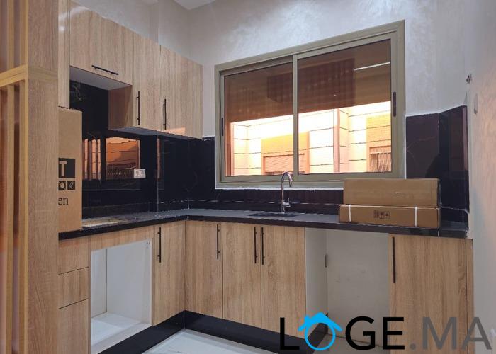 Appartement a vendre dans R +2 escalier privatif,a el jadida.