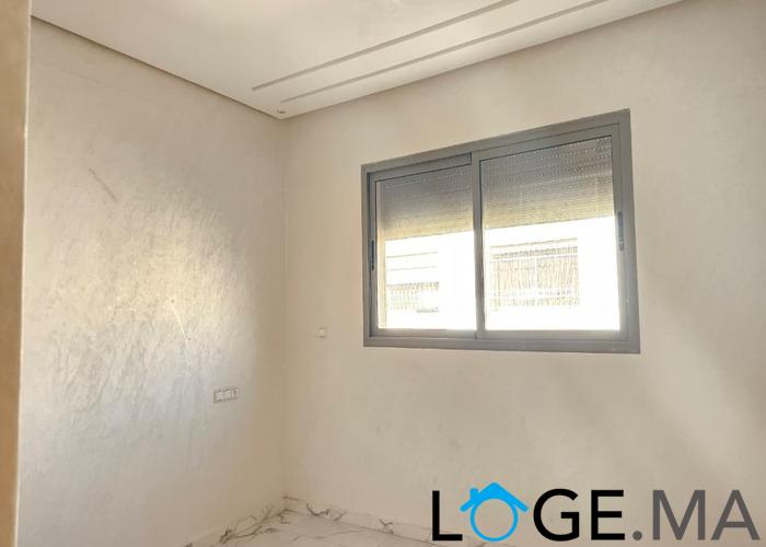 Appartement a vendre dans R+2 escalier privatif a el jadida.