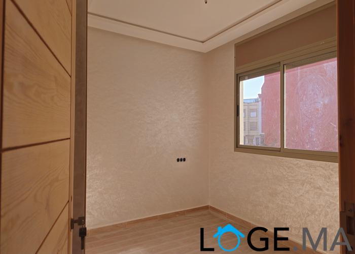 Appartement a vendre dans R+2 escalier privatif, de 113 m2 (surface sans escalier) a jnan lmatar près Najed el jadida.