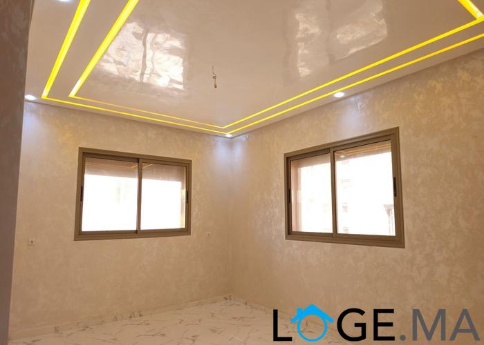 Appartement a vendre dans R+2 au 2eme étage, de 130 m2 escalier privatif a hay essalam el jadida.