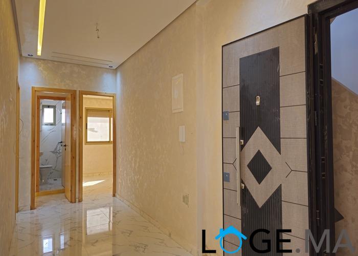 Appartement a vendre dans R+2 au 2eme étage, de 130 m2 escalier privatif a hay essalam el jadida.