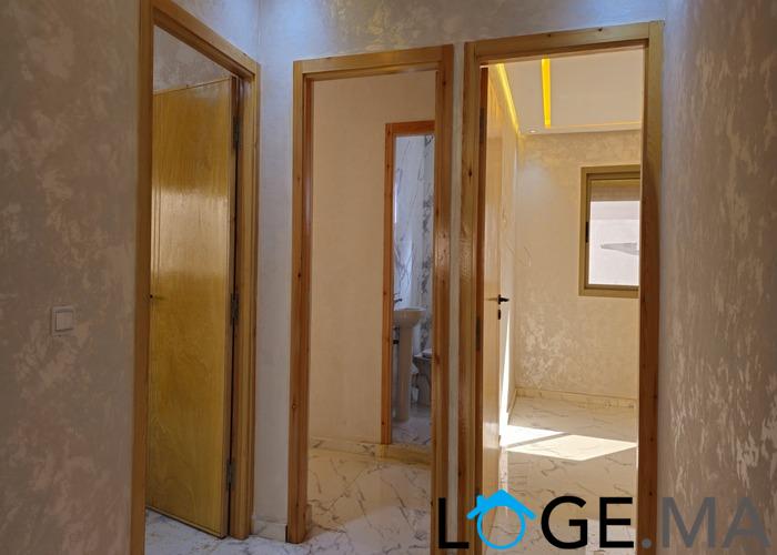 Appartement a vendre dans R+2 au 2eme étage, de 130 m2 escalier privatif a hay essalam el jadida.