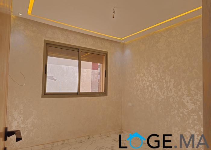 Appartement a vendre dans R+2 au 2eme étage, de 130 m2 escalier privatif a hay essalam el jadida.