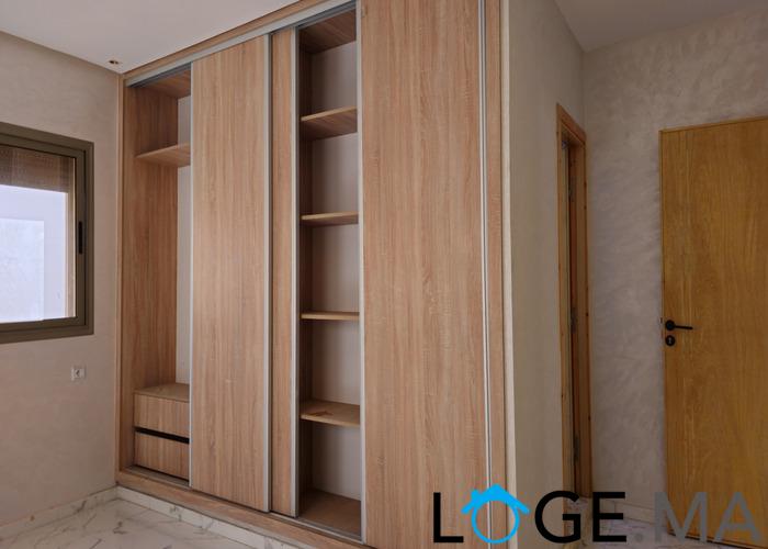 Appartement a vendre dans R+2 au 2eme étage, de 130 m2 escalier privatif a hay essalam el jadida.