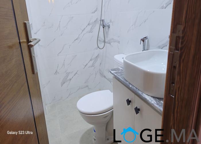 Appartement a vendre dans R+2 au 2eme étage, de 147 m2 a el jadida.