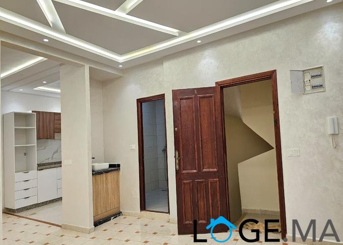 Appartement a vendre dans  R+2 au 1er étage ,deuxième main a hay essalam Hiba el jadida.