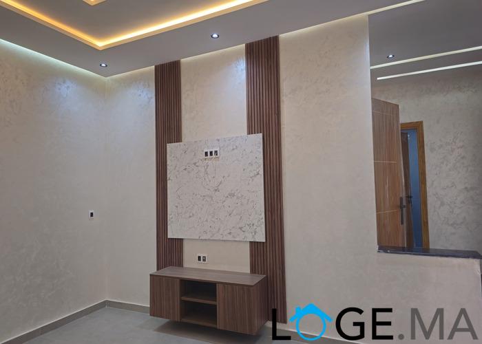 Appartement a vendre de deux façades dans R+2 au 2eme étage,de 120 m2 a el jadida.