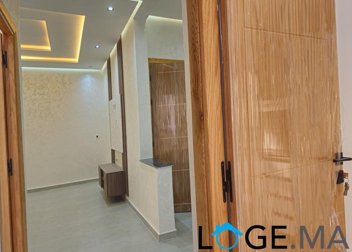 Appartement a vendre de deux façades dans R+2 au 2eme étage,de 120 m2 a el jadida.