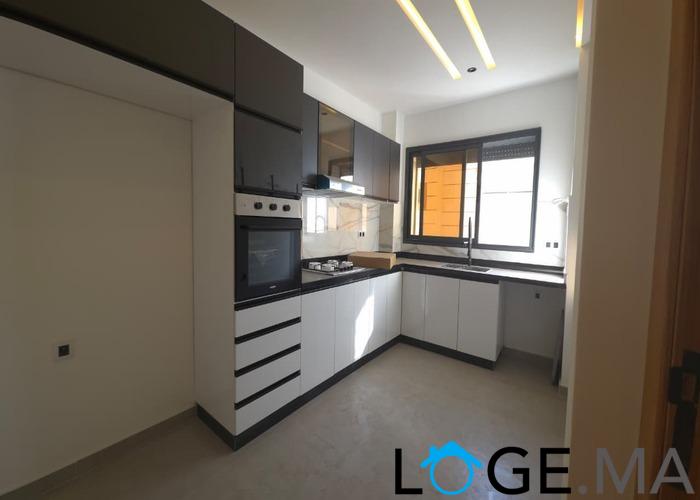 Appartement a vendre de deux façades escalier privatif au 2eme étage a el jadida.