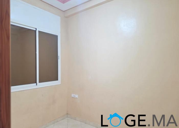 شقة للكراء طالق سفلي بلكور بحي السلام قرب مسجد نادية الجديدة.